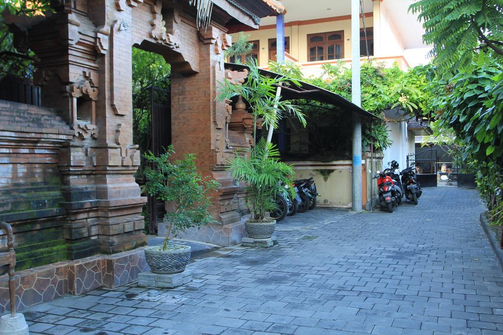 Cempaka 3 Losmen Kuta  Luaran gambar